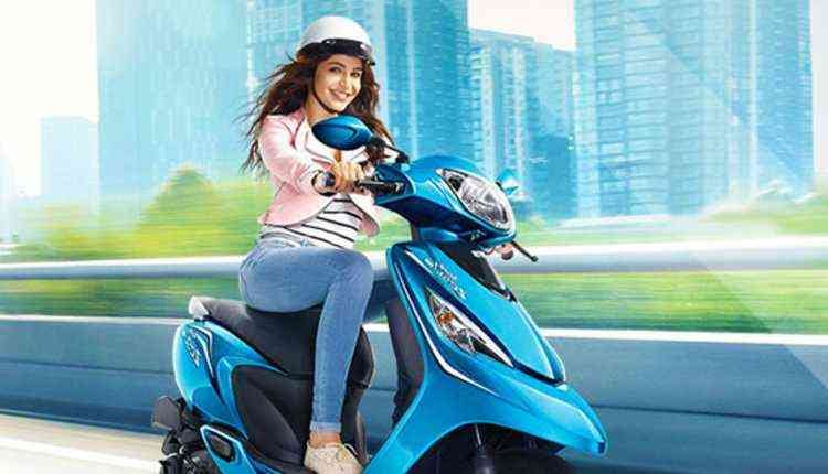 Latest scooty hotsell for girls